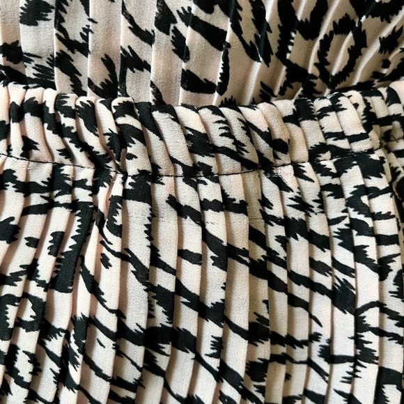 Parker Strapless Pink Leopard Print Pleated Summer Beachy Mini dress - Picture 8 of 10